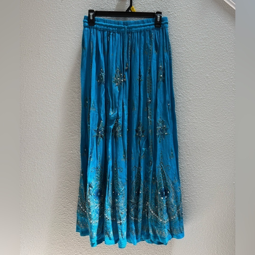 Beautiful Bright Blue Embroidered Women’s One Size Indian Rayon Maxi Skirt NWOT